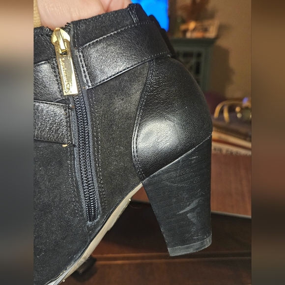 LOUISE ET CIE Lo Vosse Black leather and suede ankle boots. Size 7 - Picture 11 of 11